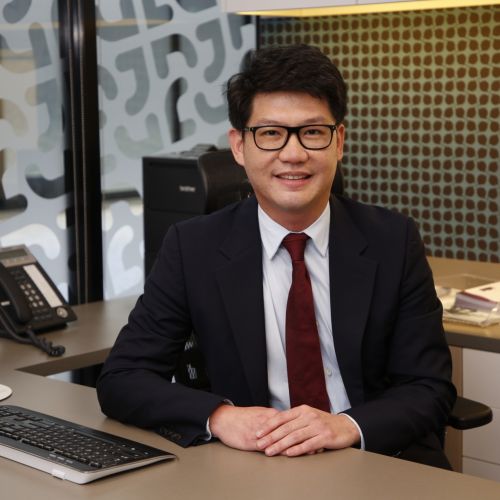 Dr Dominic Lee